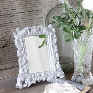 Smukt spejl med antik sølv ramme